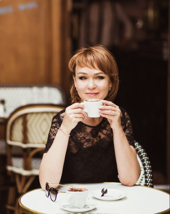 Photo de Elena (Paris) / Réf. 91104 / Agence Amélie