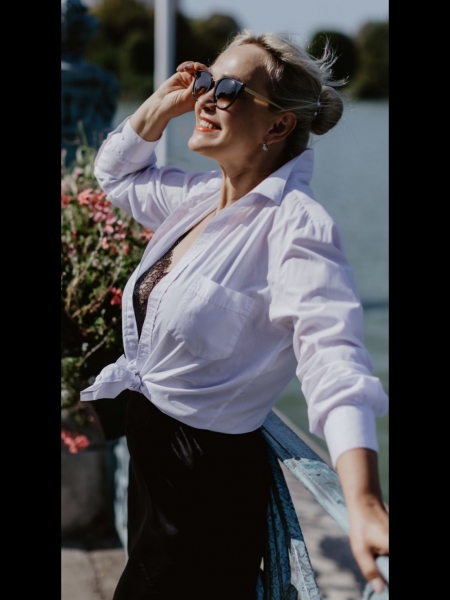 Elena (Paris) / Réf. 91104 / Adhérente Agence Amélie