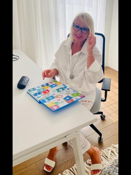 Elena (Paris) / Réf. 91104 / Adhérente Agence Amélie