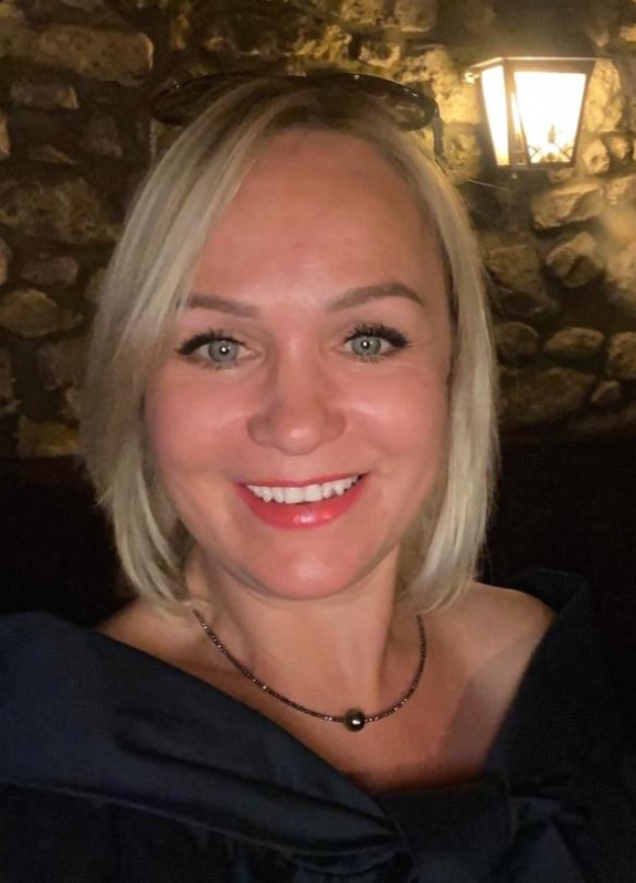 Photo de Elena (Paris) / Réf. 91104 / Agence Amélie