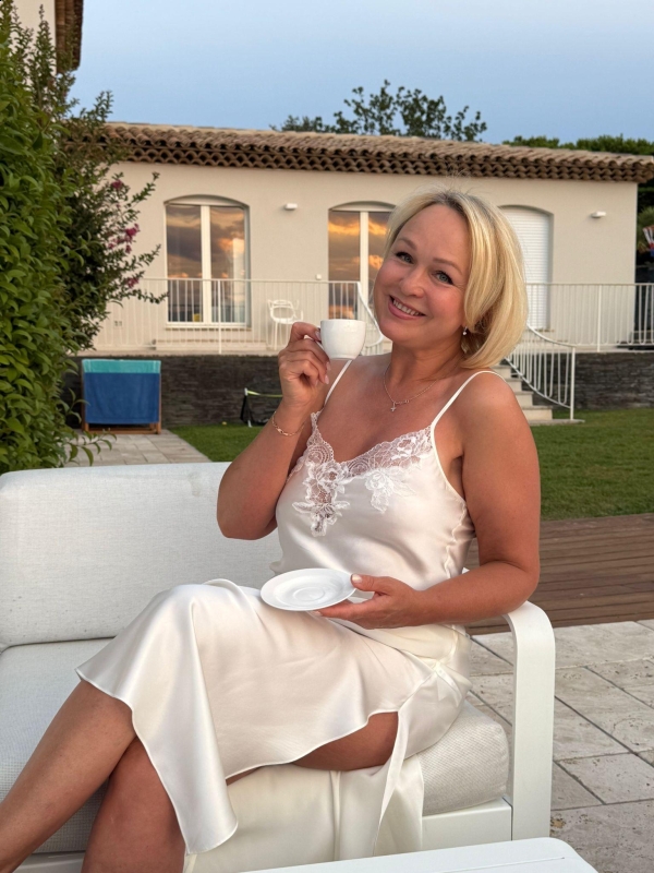 Photo de Elena (Paris) / Réf. 91104 / Agence Amélie