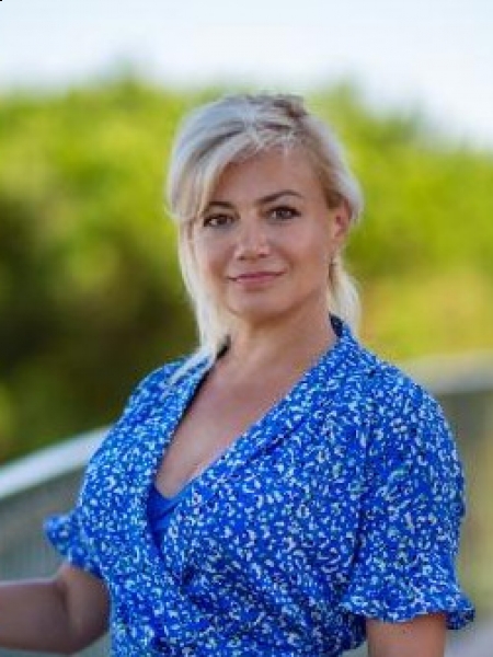 Galina (Paris) / Réf. 92132 / Adhérente Agence Amélie