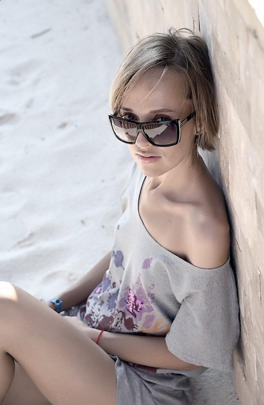 Photo de Angelina / Réf. 91172 / Agence Amélie