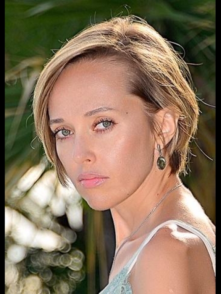 Angelina / Réf. 91172 / Adhérente Agence Amélie