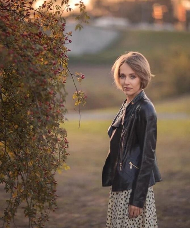 Photo de Angelina / Réf. 91172 / Agence Amélie