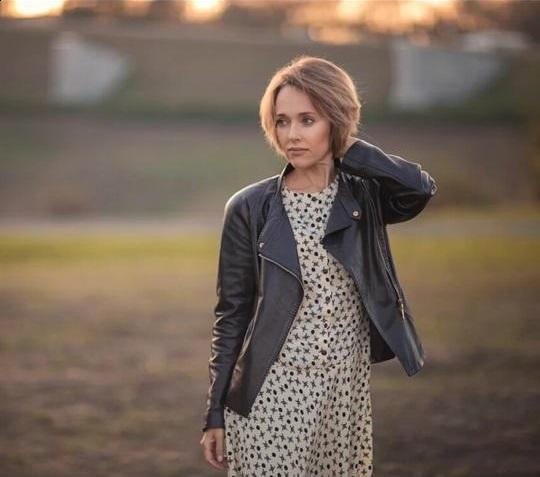 Photo de Angelina / Réf. 91172 / Agence Amélie