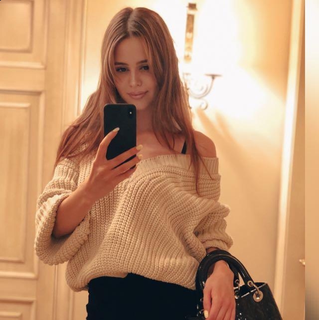 Photo de Karina / Réf. 540 / Agence Amélie