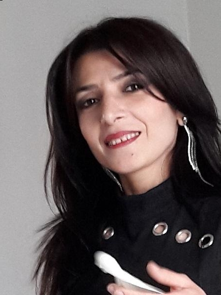 Rubina (Paris) / Réf. 91303 / Adhérente Agence Amélie