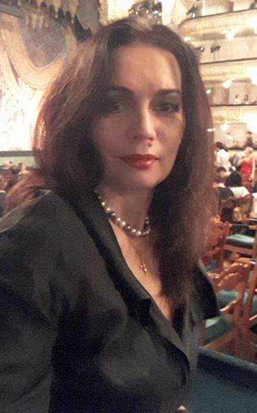 Photo de Irina (maintenant à Paris) / Réf. 91310 / Agence Amélie