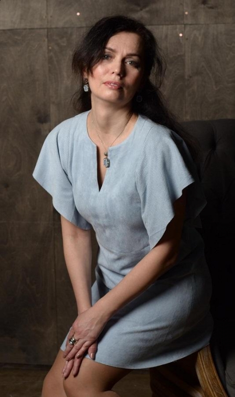 Photo de Irina (maintenant à Paris) / Réf. 91310 / Agence Amélie
