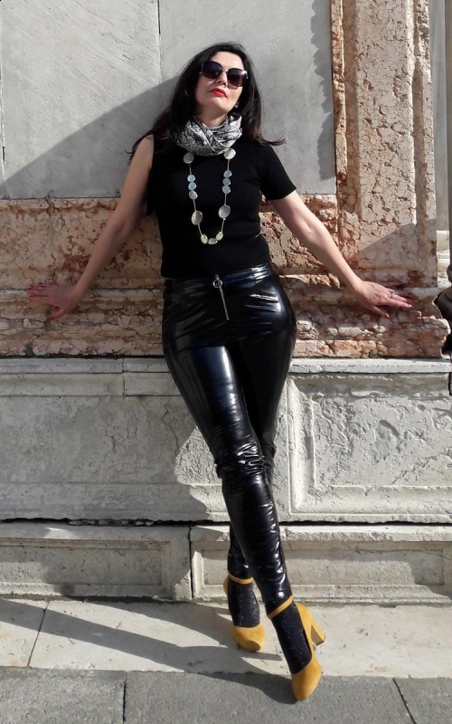 Photo de Irina (maintenant à Paris) / Réf. 91310 / Agence Amélie