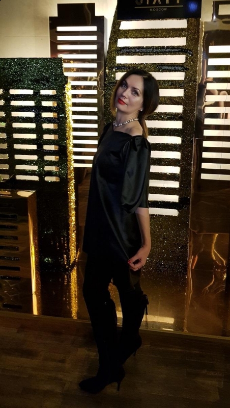 Photo de Irina (maintenant à Paris) / Réf. 91310 / Agence Amélie