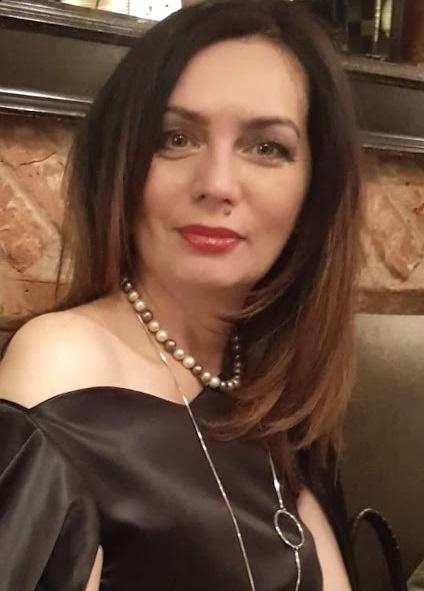 Photo de Irina (maintenant à Paris) / Réf. 91310 / Agence Amélie