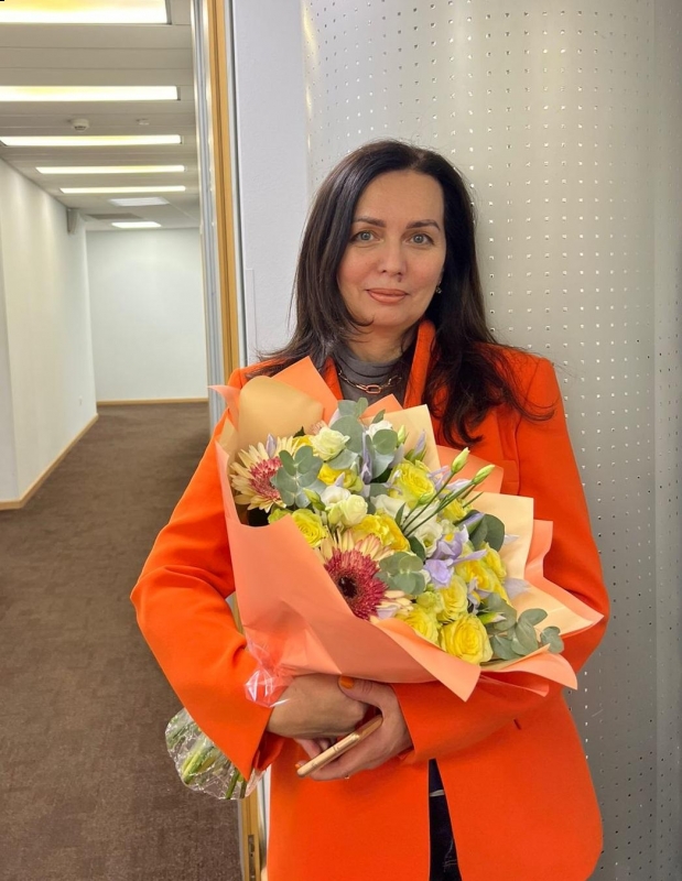 Photo de Irina (maintenant à Paris) / Réf. 91310 / Agence Amélie