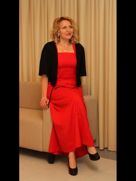 Elena (Portugal) / Réf. 91476 / Adhérente Agence Amélie