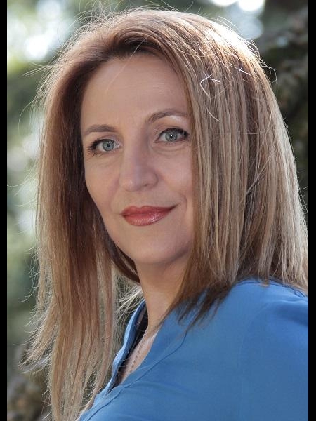 Elena (Portugal) / Réf. 91476 / Adhérente Agence Amélie