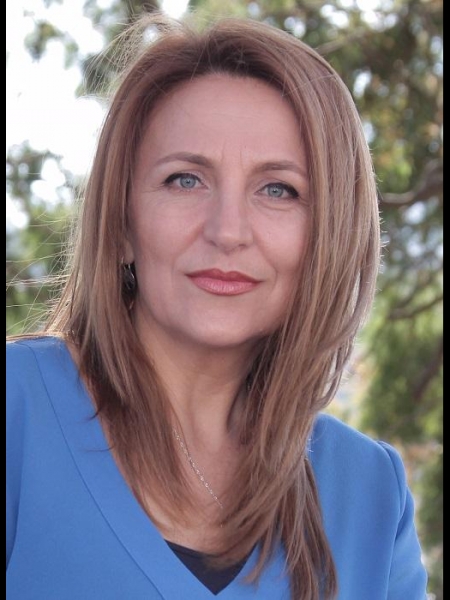 Elena (Portugal) / Réf. 91476 / Adhérente Agence Amélie