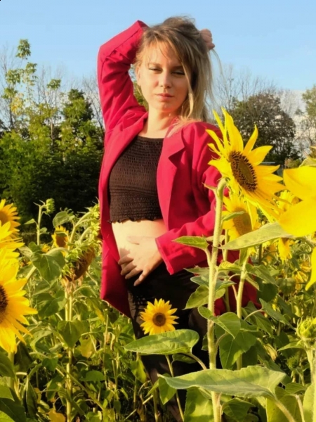 Yulia / Réf. 91497 / Adhérente Agence Amélie