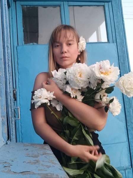 Yulia / Réf. 91497 / Adhérente Agence Amélie