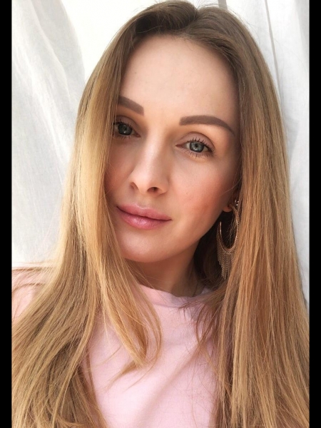 Lubov (Paris) / Réf. 91500 / Adhérente Agence Amélie