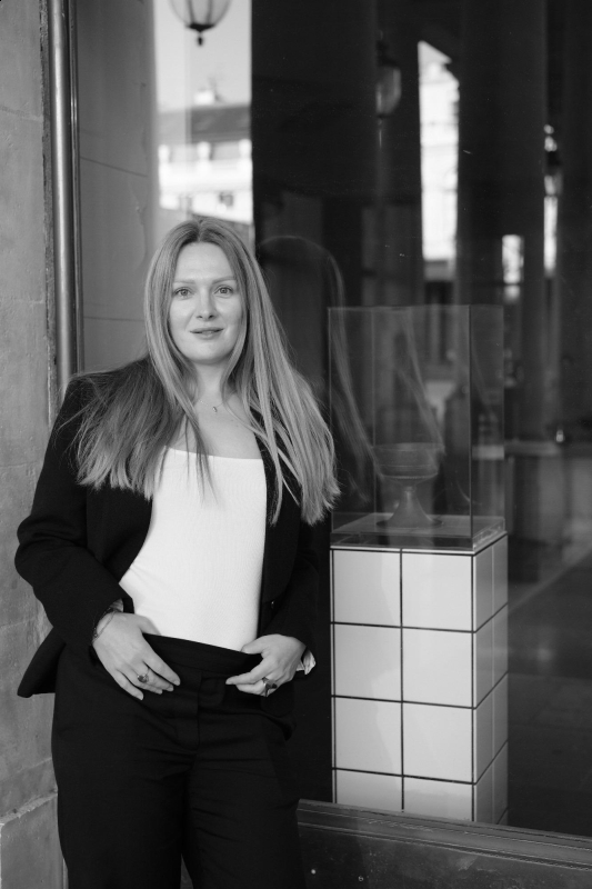 Photo de Lubov (Paris) / Réf. 91500 / Agence Amélie