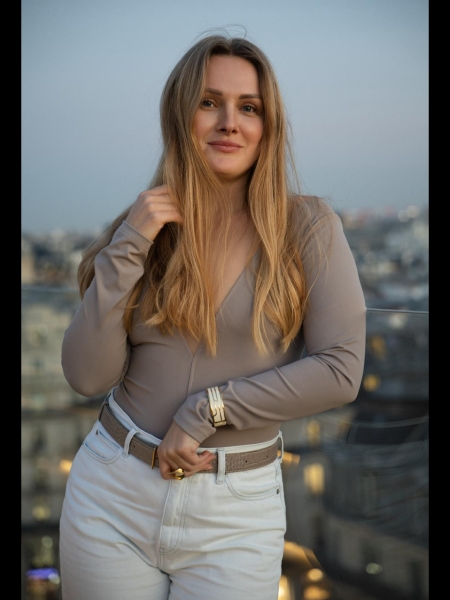 Lubov (Paris) / Réf. 91500 / Adhérente Agence Amélie