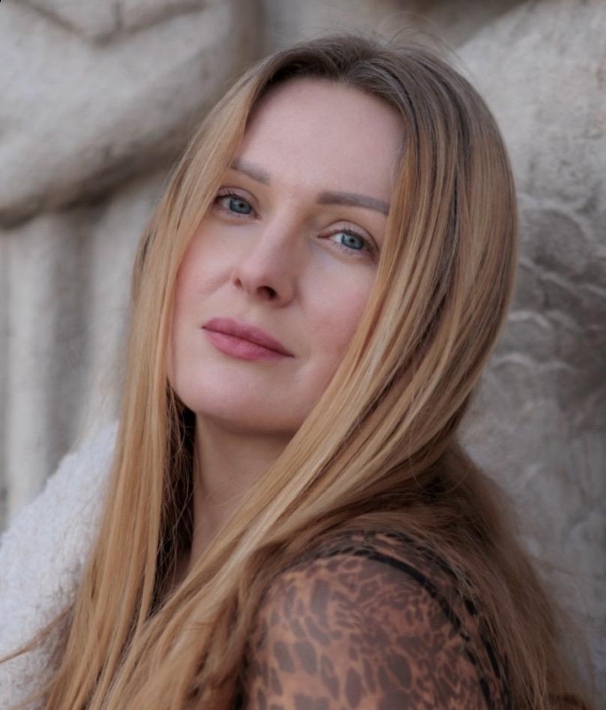 Photo de Lubov (Paris) / Réf. 91500 / Agence Amélie