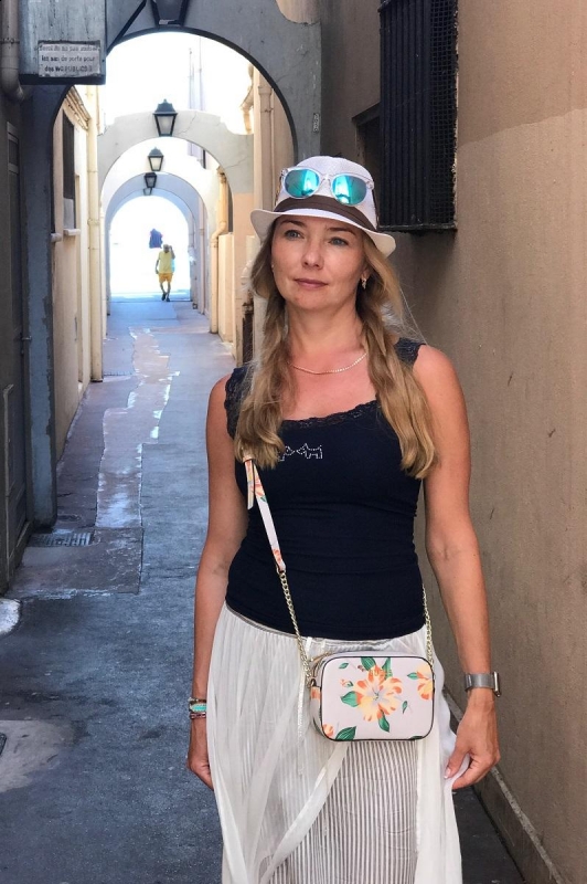 Photo de Olga (bientôt à Paris) / Réf. 91574 / Agence Amélie