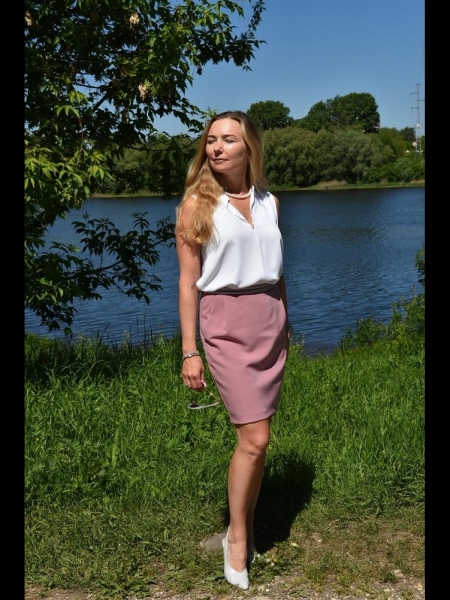 Olga (bientôt à Paris) / Réf. 91574 / Adhérente Agence Amélie