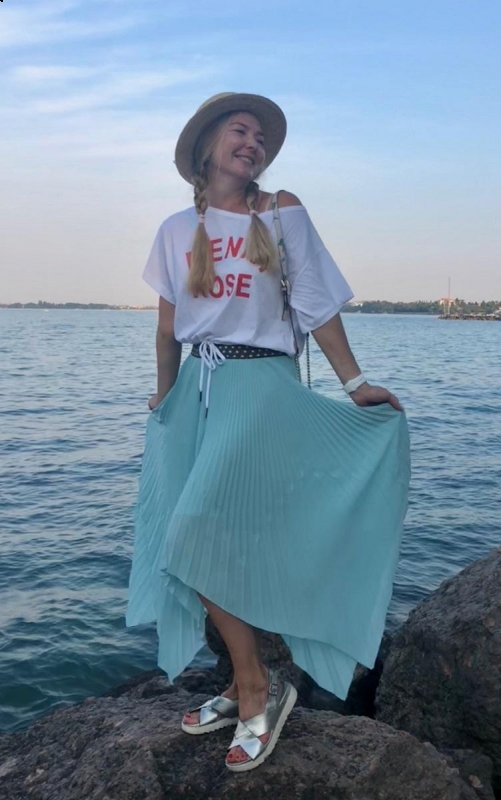 Photo de Olga (bientôt à Paris) / Réf. 91574 / Agence Amélie