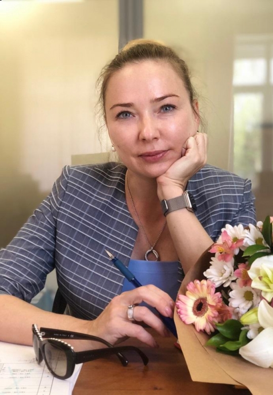 Photo de Olga (bientôt à Paris) / Réf. 91574 / Agence Amélie
