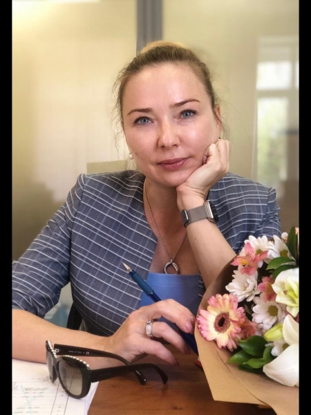 Olga (bientôt à Paris) / Réf. 91574 / Adhérente Agence Amélie