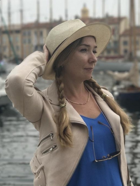 Olga (bientôt à Paris) / Réf. 91574 / Adhérente Agence Amélie