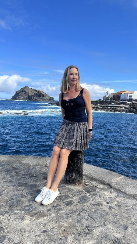 Photo de Olga (bientôt à Paris) / Réf. 91574 / Agence Amélie