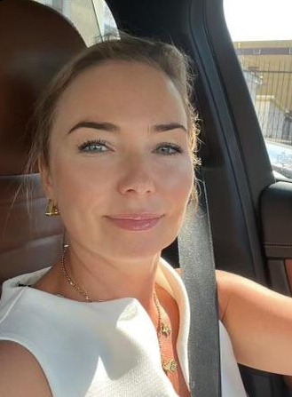 Photo de Olga (bientôt à Paris) / Réf. 91574 / Agence Amélie