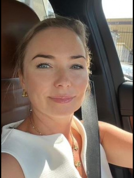 Olga (bientôt à Paris) / Réf. 91574 / Adhérente Agence Amélie
