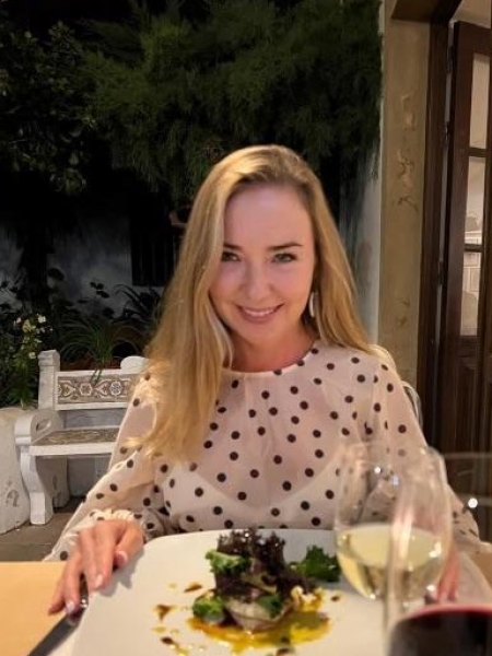 Olga (bientôt à Paris) / Réf. 91574 / Adhérente Agence Amélie