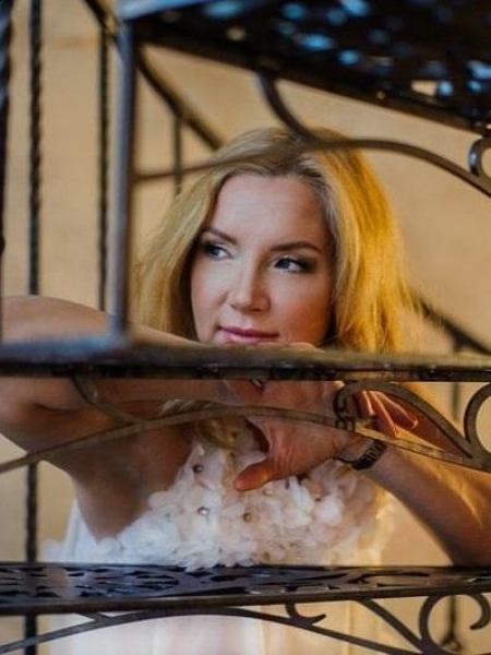 Svetlana / Réf. 91599 / Adhérente Agence Amélie