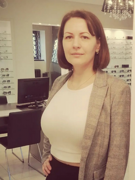 Yulia / Réf. 91617 / Adhérente Agence Amélie