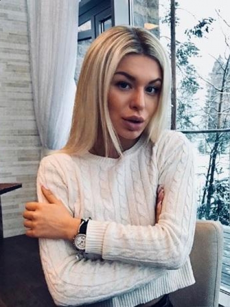 Victoria / Réf. 91623 / Adhérente Agence Amélie