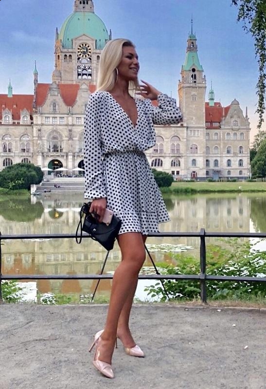 Photo de Victoria / Réf. 91623 / Agence Amélie