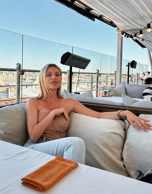 Photo de Victoria / Réf. 91623 / Agence Amélie