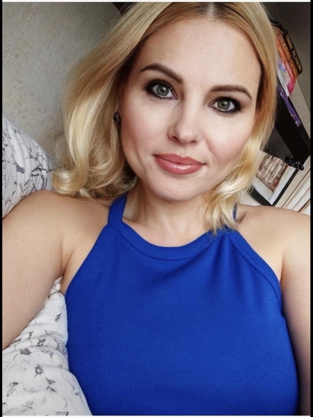 Yulia / Réf. 91642 / Adhérente Agence Amélie