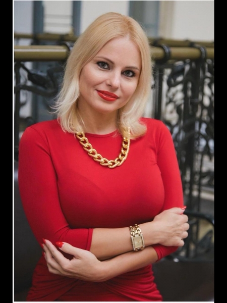 Yulia / Réf. 91642 / Adhérente Agence Amélie