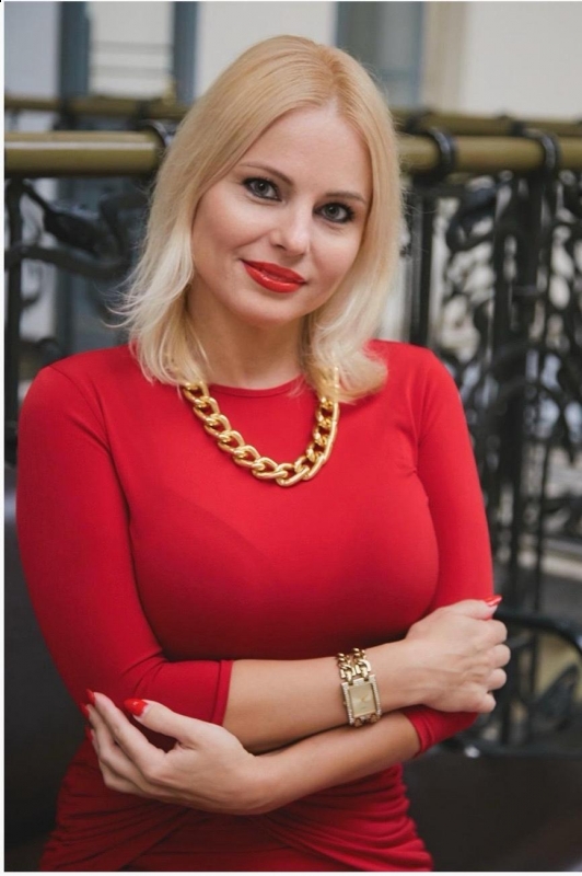 Photo de Yulia / Réf. 91642 / Agence Amélie