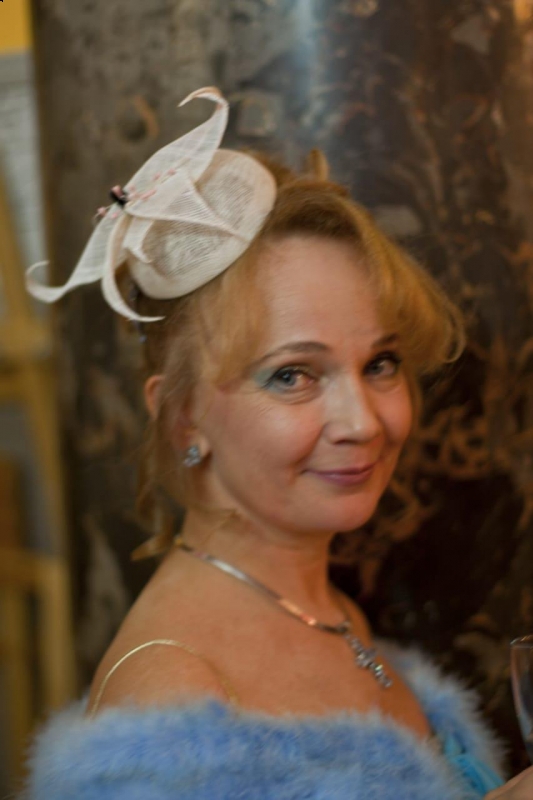 Photo de Elena / Réf. 91664 / Agence Amélie