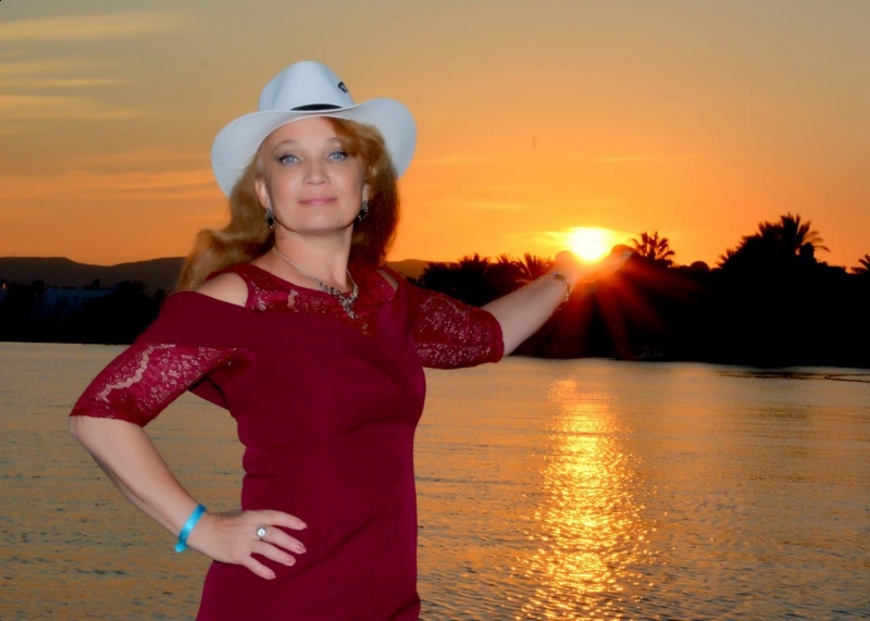 Photo de Elena / Réf. 91664 / Agence Amélie