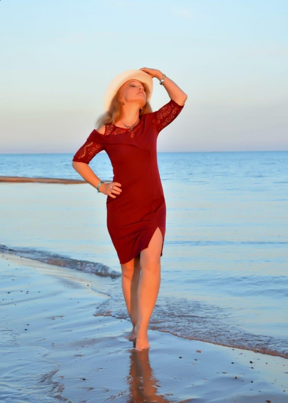 Photo de Elena / Réf. 91664 / Agence Amélie