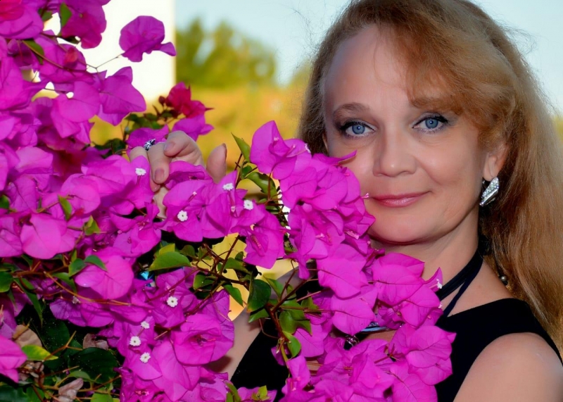 Photo de Elena / Réf. 91664 / Agence Amélie