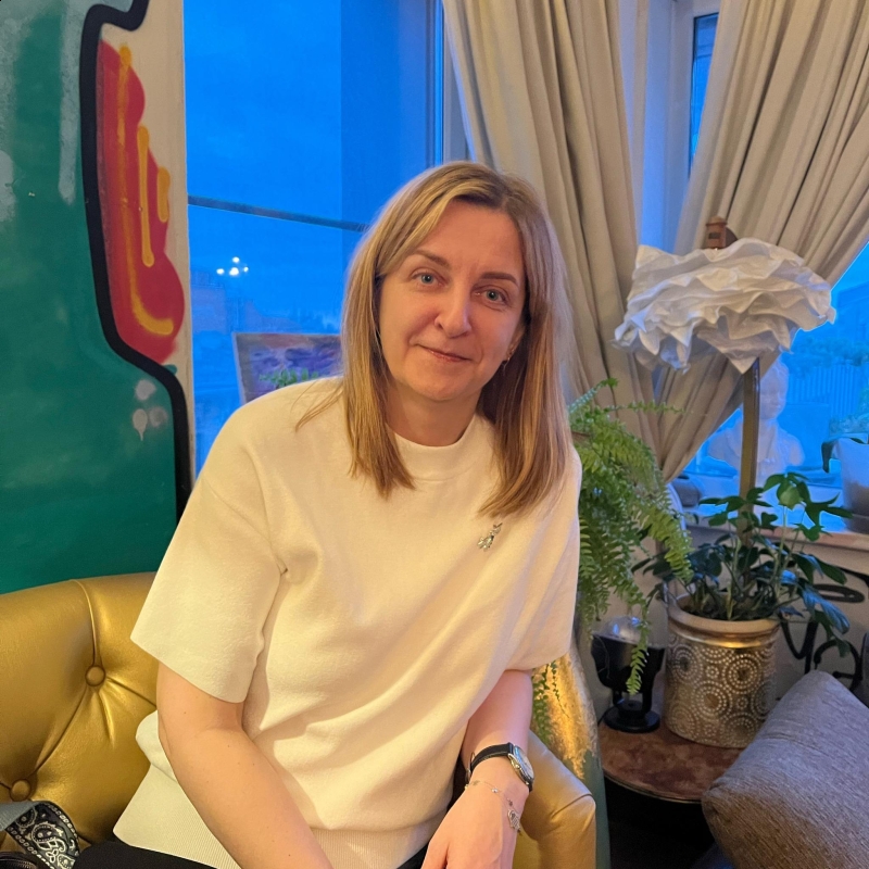 Photo de Nadejda / Réf. 91732 / Agence Amélie